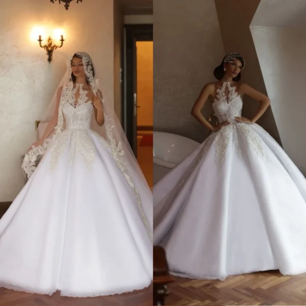 Elegant Ball Gown Wedding Dresses Sleeveless V Neck 3D Lace Layer Halter Appliques Ruffles Beads Bridal Gowns Vestina De Novia